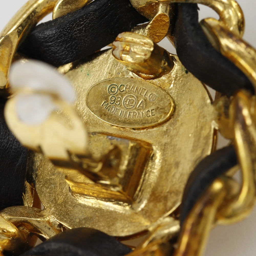 CHANEL Vintage Black Leather Logo Earrings - Picture 7 of 13